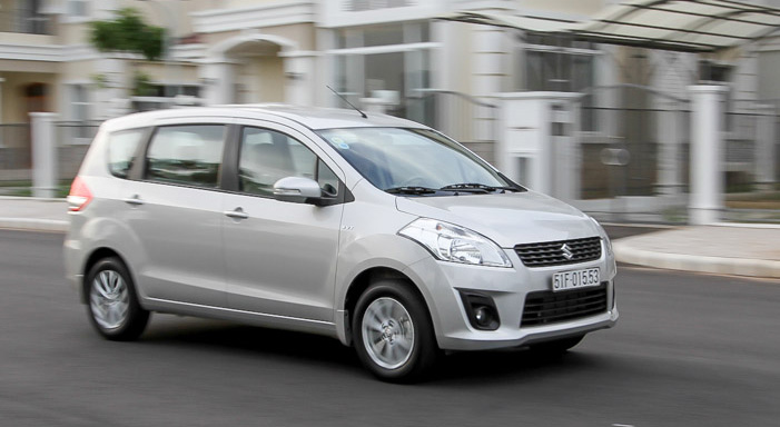 Đánh giá xe Ford EcoSport Titanium và Suzuki Vitara 2015 mới
